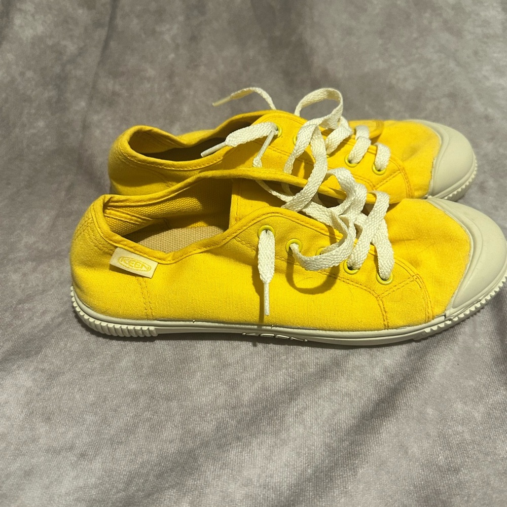 Keen Yellow women’s Sneakers with White Laces - Picture 5 of 7
